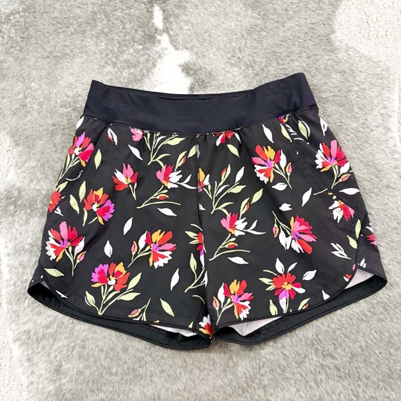 Lands End Floral Board Shorts 8 - Picture 2 of 11